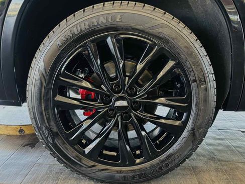 Used 2023 Cadillac XT6 Sport w/ Technology Package AWD/4WD image 27