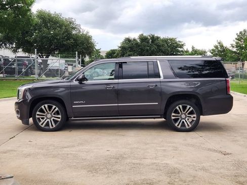 Used 2018 GMC Yukon XL Denali w/ Denali Ultimate Package AWD/4WD image 4