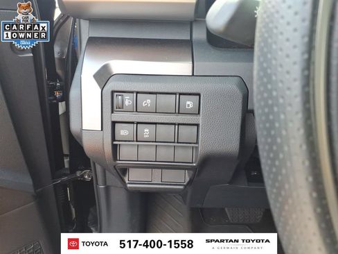 Used 2025 Toyota 4Runner SR5 AWD/4WD image 17