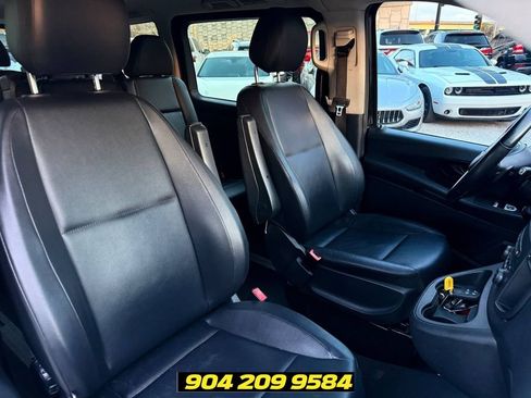 Used 2018 Mercedes-Benz Metris Passenger image 28