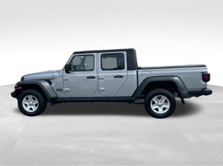 Used 2020 Jeep Gladiator Sport w/ Quick Order Package 24S AWD/4WD video 2