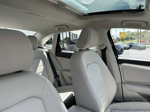 Used 2021 Volkswagen Jetta SE w/ SE Cold Weather Package FWD image 16
