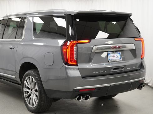 Used 2021 GMC Yukon XL Denali w/ Denali Premium Package AWD/4WD image 42