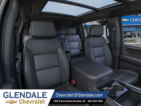 New 2026 Chevrolet Suburban Z71 w/ Comfort Package AWD/4WD image 16