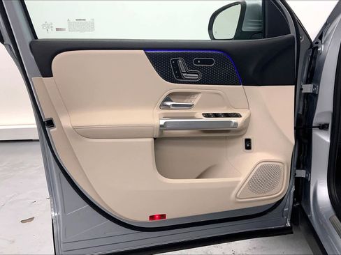 Used 2026 Mercedes-Benz GLB 250 image 20