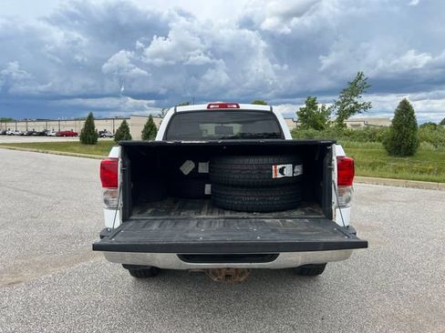 Used 2012 Toyota Tundra 4x4 CrewMax w/ Tow Pkg image 10