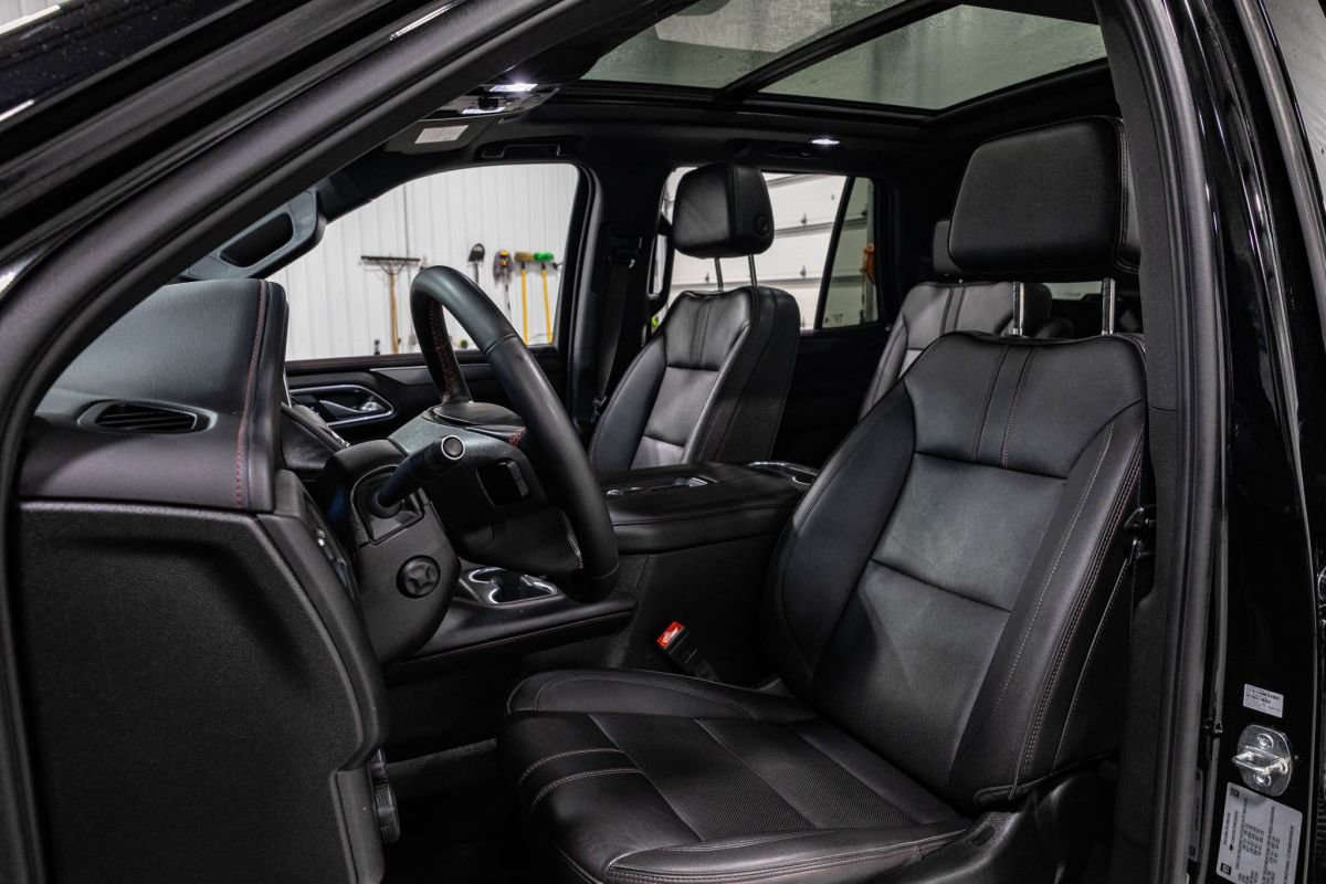 Used 2024 Chevrolet Tahoe RST w/ Luxury Package RWD image 11