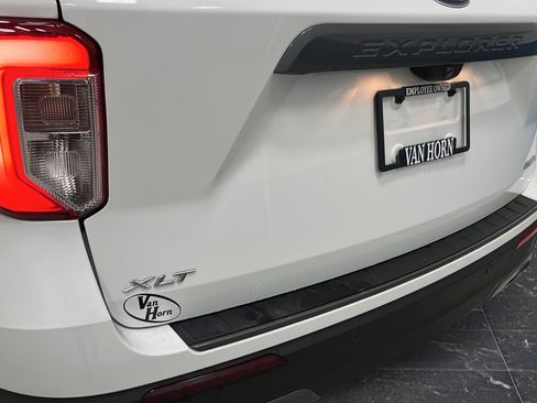 Used 2023 Ford Explorer XLT w/ Equipment Group 202A AWD/4WD image 41