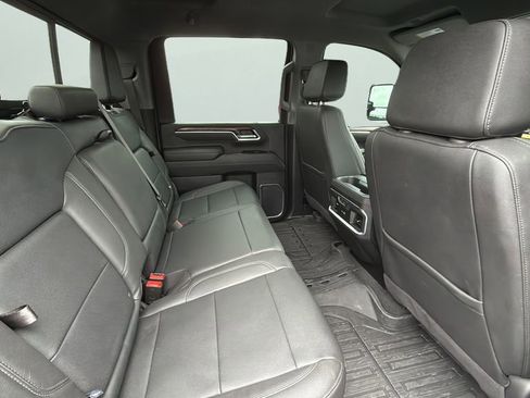 Used 2025 GMC Sierra 2500 SLT w/ SLT Premium Package image 17