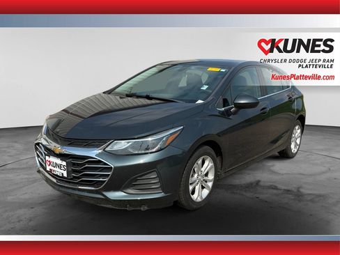 Used 2019 Chevrolet Cruze LT w/ LT True North Edition FWD image 3