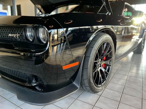 Used 2016 Dodge Challenger SRT Hellcat image 13