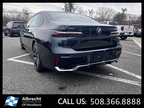 Used 2024 BMW 740i xDrive image 3