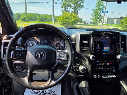 Used 2022 RAM 1500 Limited AWD/4WD image 17