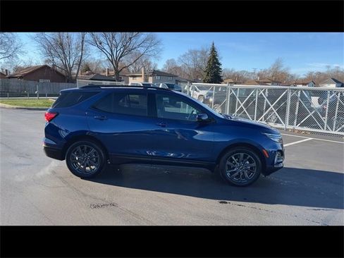 Certified 2022 Chevrolet Equinox RS w/ LPO, Floor Liner Package image 9