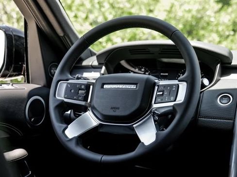 New 2026 Land Rover Discovery Limited Edition AWD/4WD image 21
