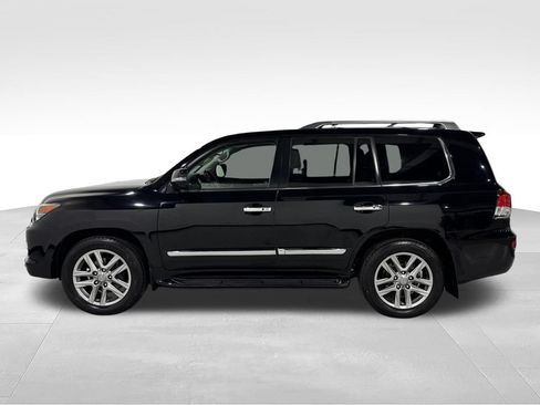 Used 2015 Lexus LX 570 4WD w/ Luxury Package image 13