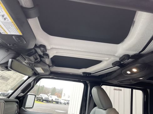 New 2026 Jeep Gladiator Mojave image 6