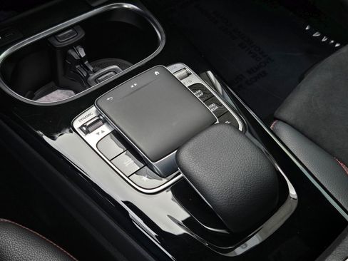 Used 2020 Mercedes-Benz CLA 250 image 20