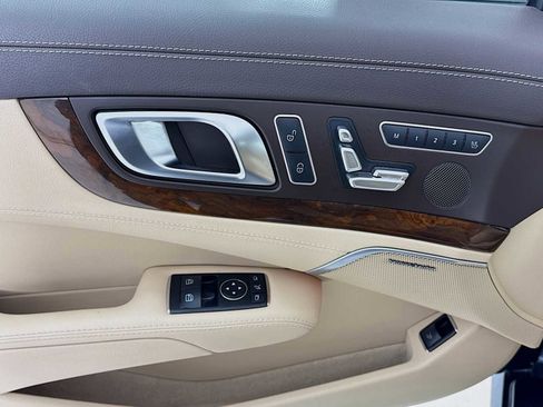Used 2014 Mercedes-Benz SL 550 image 11