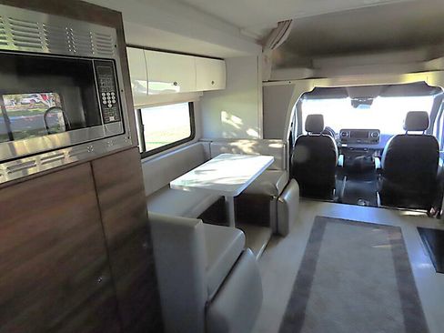 Used 2019 Mercedes-Benz Sprinter 170 image 4