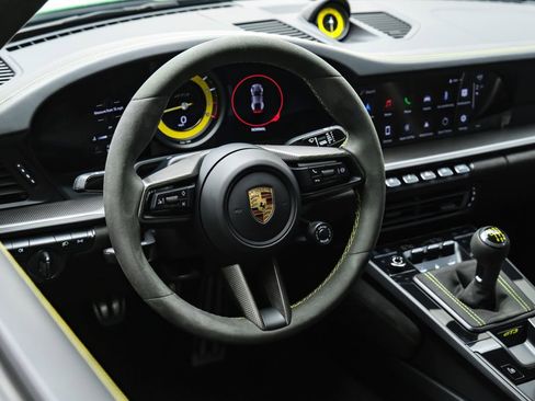 Used 2022 Porsche 911 GT3 RWD image 17