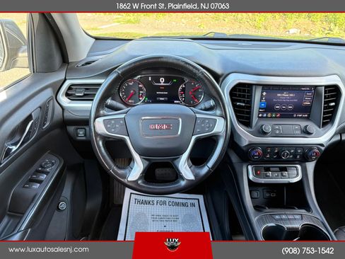 Used 2020 GMC Acadia SLT w/ Driver Alert Package II FWD image 18