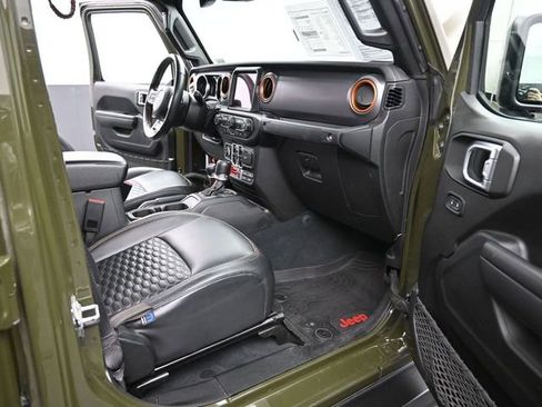 Used 2022 Jeep Gladiator Mojave w/ Dual Top Group AWD/4WD image 17