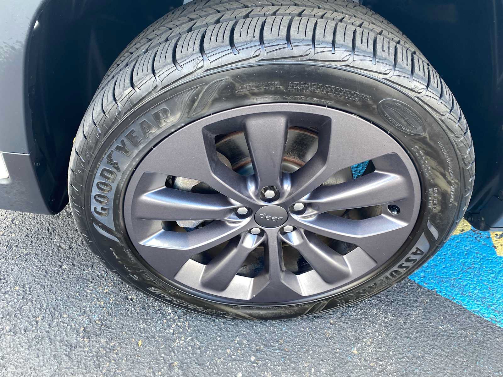 Used 2021 Jeep Cherokee Latitude Lux 80th Anniv w/ Quick Order Package 26U 80TH AWD/4WD image 37