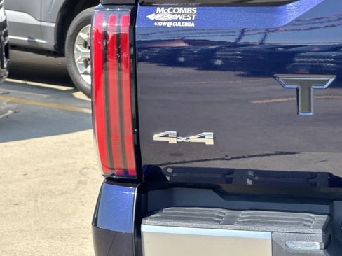 Used 2023 Toyota Tundra Limited image 7