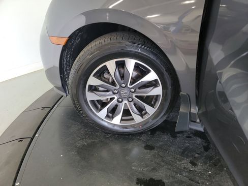 Certified 2024 Honda Odyssey EX-L image 30