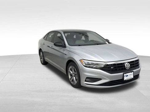 Used 2021 Volkswagen Jetta R-Line w/ R-Line Cold Weather Package image 9