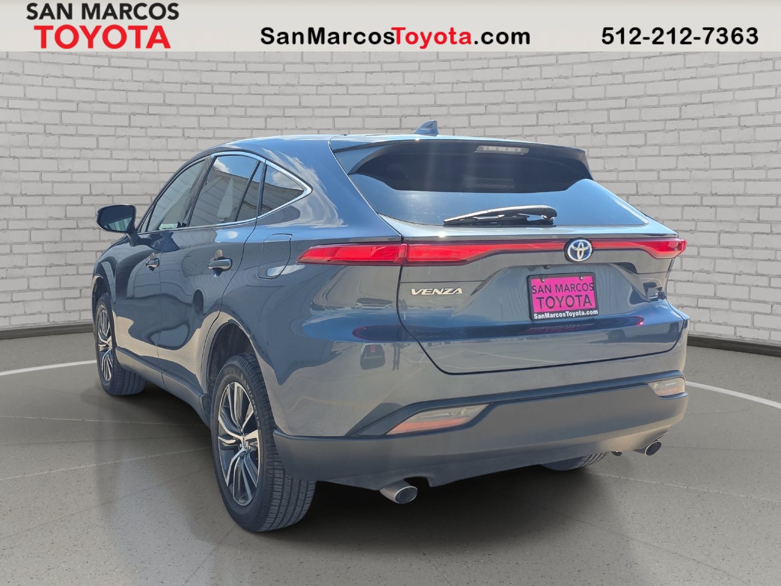 Used 2024 Toyota Venza LE AWD/4WD image 8