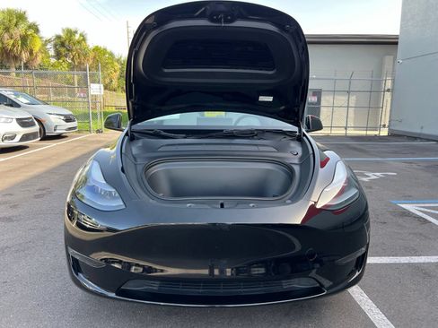 Used 2023 Tesla Model Y 2WD image 18