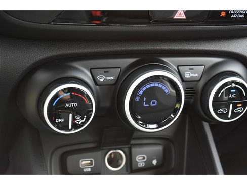 New 2025 Hyundai Venue Limited image 16