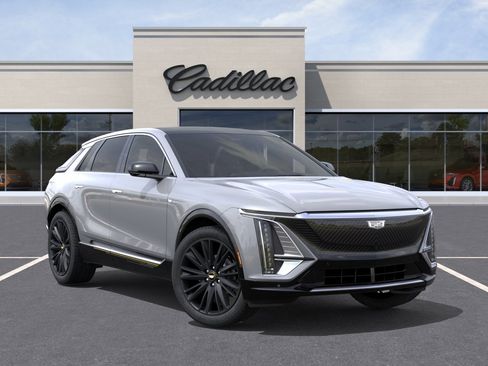 New 2026 Cadillac Lyriq Luxury w/ LPO, Bronce Accent Package RWD image 31