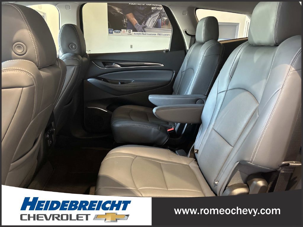 Used 2021 Buick Enclave Essence AWD/4WD image 12