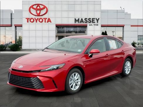 Used 2026 Toyota Camry LE w/ Convenience Package FWD image 7