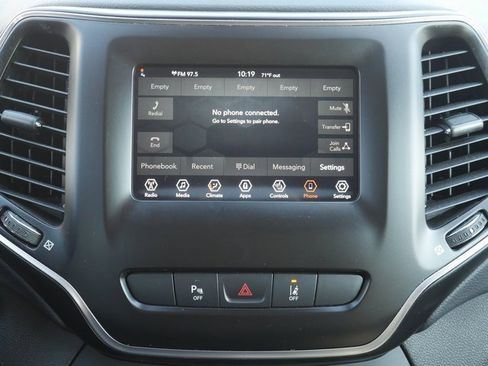 Used 2021 Jeep Cherokee Latitude Plus image 4