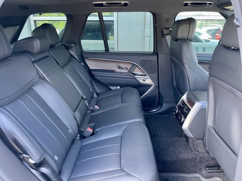 Used 2025 Land Rover Range Rover SE AWD/4WD image 30