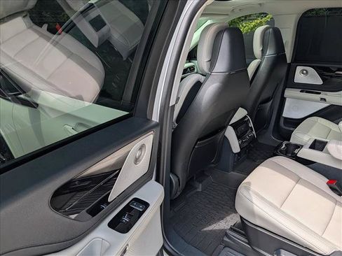 Used 2026 Lincoln Aviator Reserve AWD/4WD image 26
