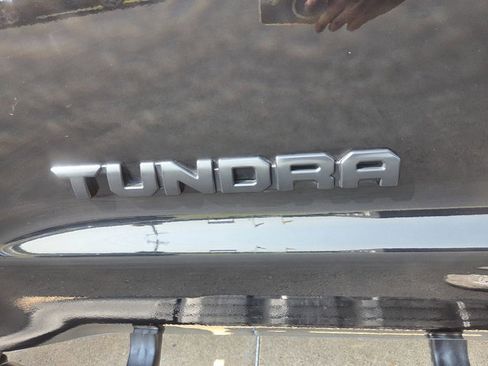 Used 2021 Toyota Tundra SR5 w/ SR5 Leather Package AWD/4WD image 39