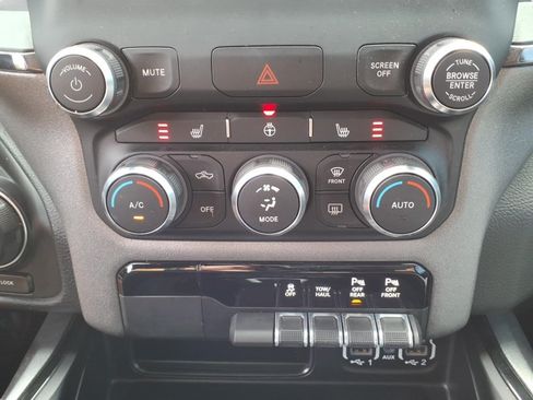 Used 2023 RAM 1500 Big Horn AWD/4WD image 18