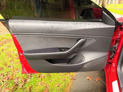 Used 2018 Tesla Model 3 Mid Range image 37