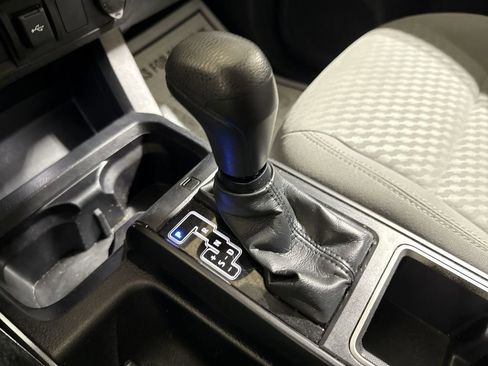 Used 2021 Toyota Tacoma SR AWD/4WD image 16