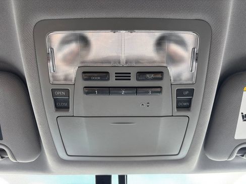 Used 2014 Toyota Highlander XLE FWD image 38