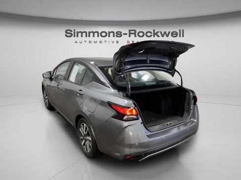 Used 2025 Nissan Versa SV image 10