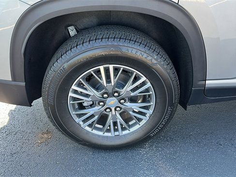 New 2025 Chevrolet Traverse LT w/ LPO, Floor Liner Package image 9