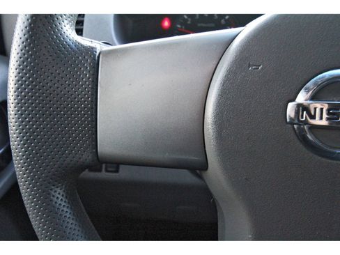 Used 2010 Nissan Frontier SE image 18