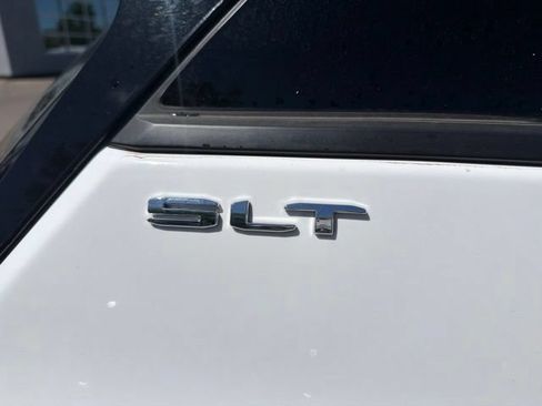 Used 2024 GMC Terrain SLT AWD/4WD image 13