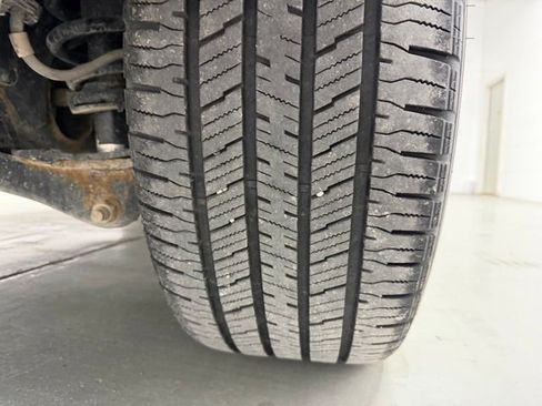 Used 2021 Ford Expedition XLT AWD/4WD image 10